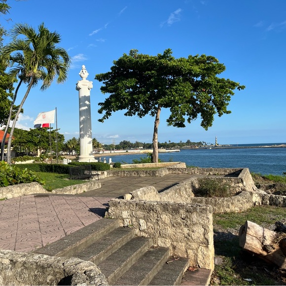 Meet your Posher, Gabriella - Picture 1 of 1